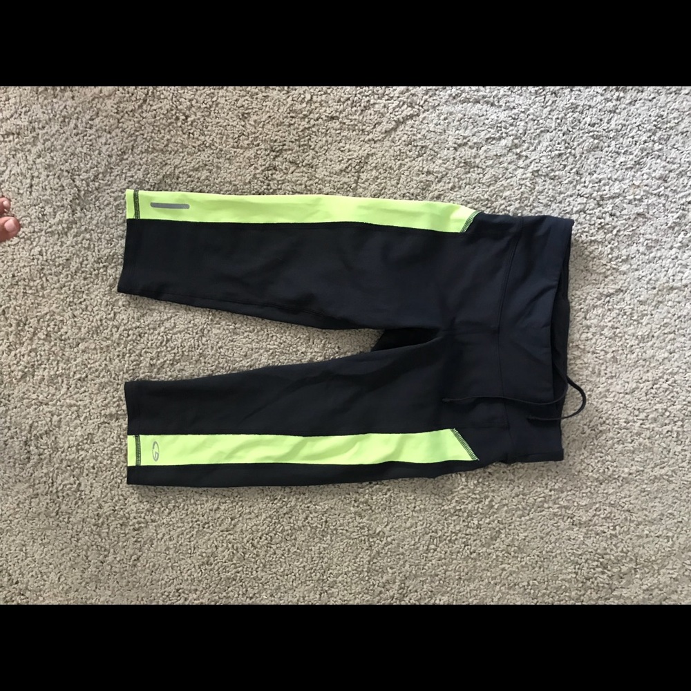 Knee length sport leggings